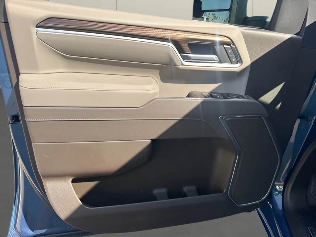 New 2026 Lakeshore Blue Metallic Chevrolet LT image 9