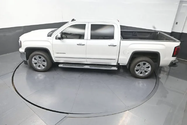 Used 2018 White GMC SLT image 26