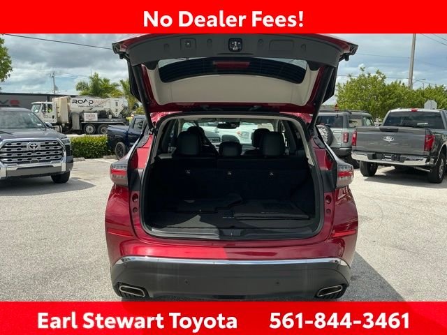Used 2023 Red Nissan SL image 11