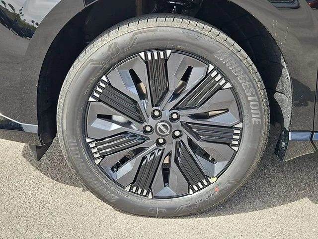 New 2026 Super Black Nissan Platinum image 4