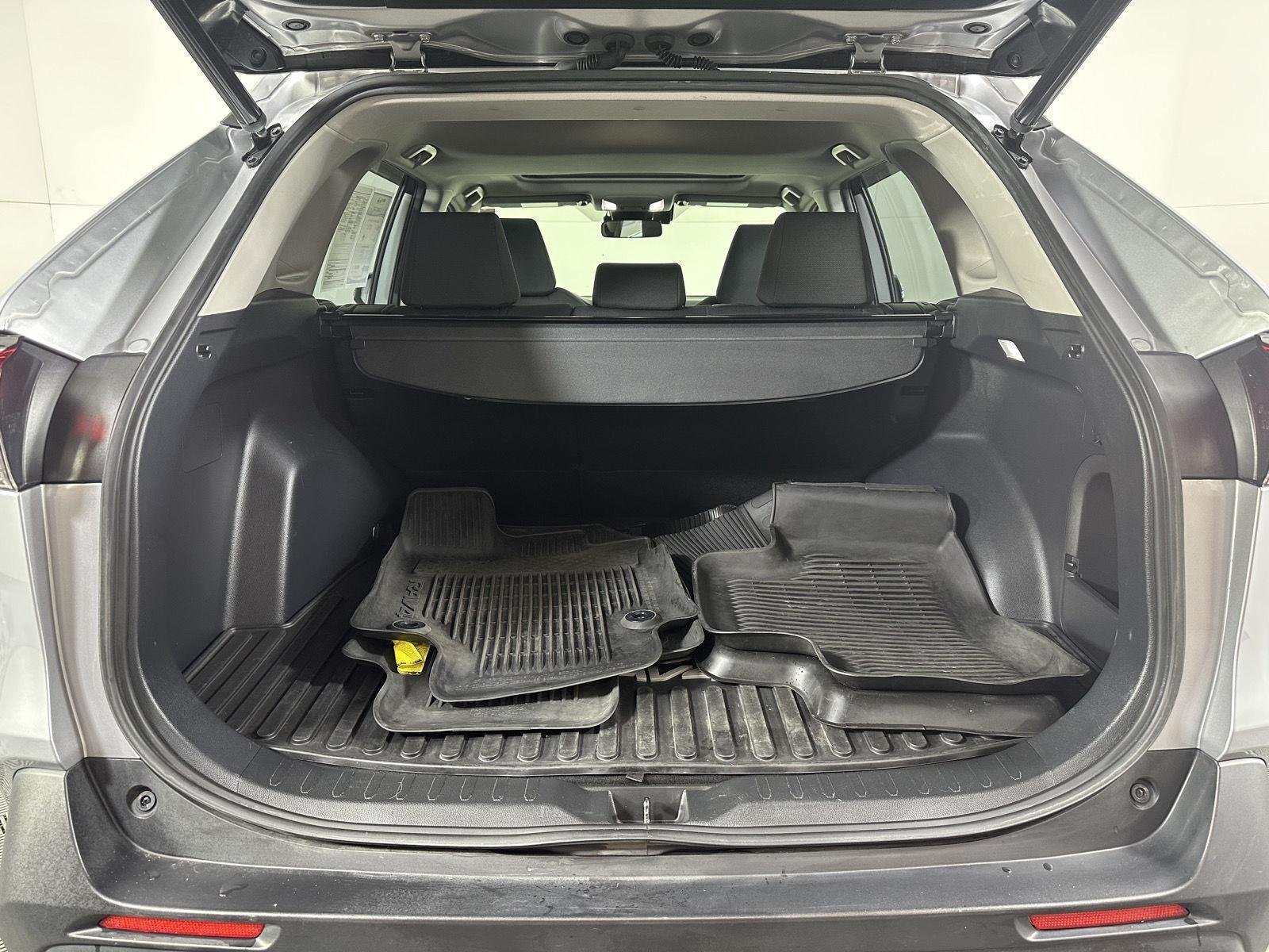 Used 2022 Silver Sky Metallic Toyota XLE image 20