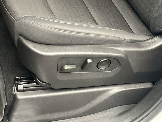 Used 2024 Summit White GMC Elevation image 11