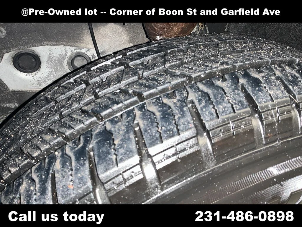Used 2009 Silver Hyundai GLS image 12