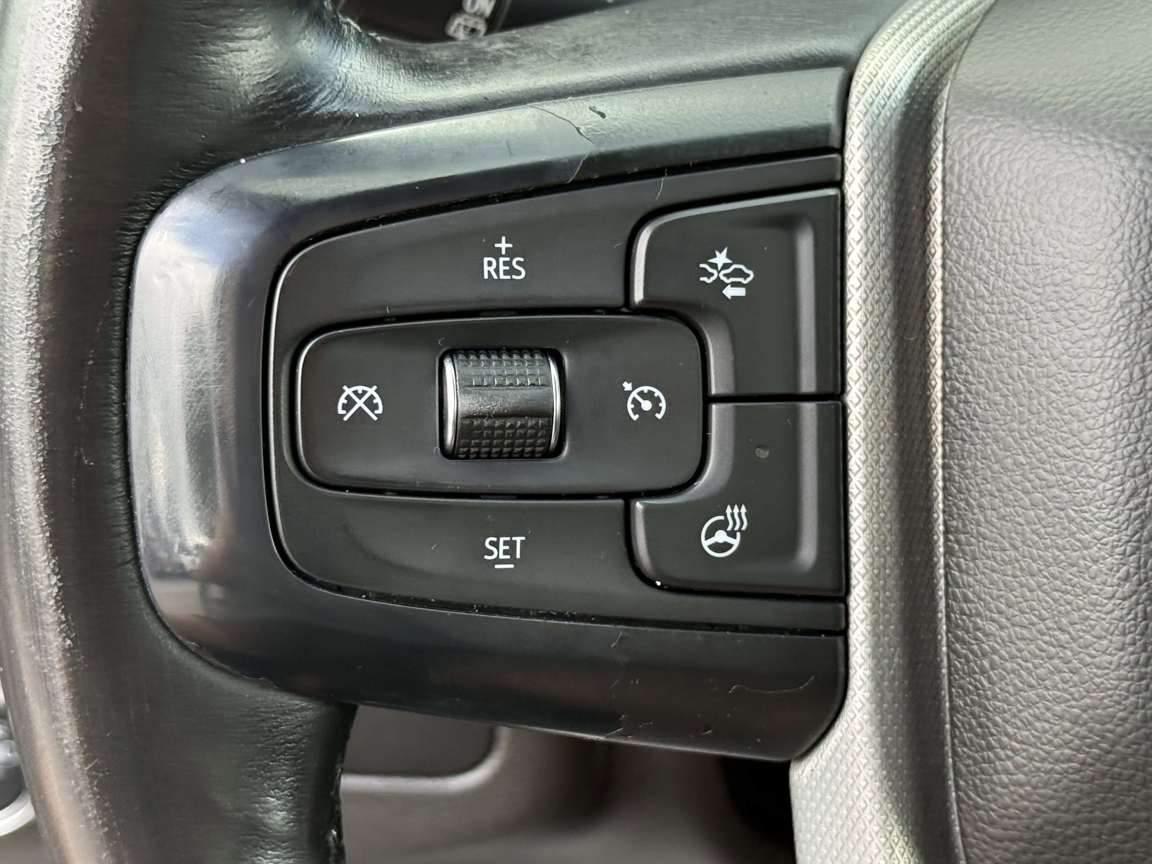 Used 2021 White Frost Tricoat GMC  image 14