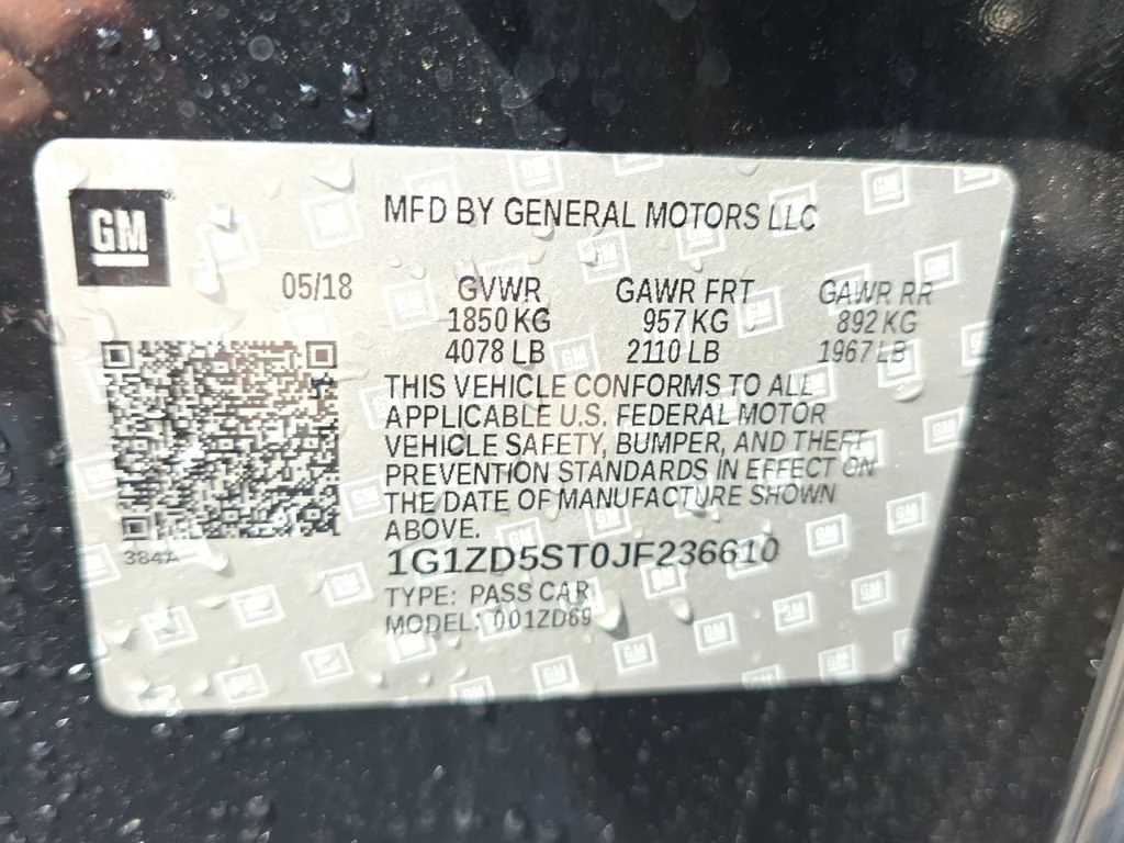Used 2018 MOSAIC BLACK METALLIC Chevrolet LT image 20