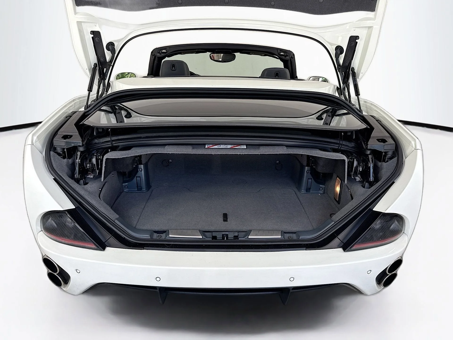 Used 2010 Extra Sample Ferrari Base image 25