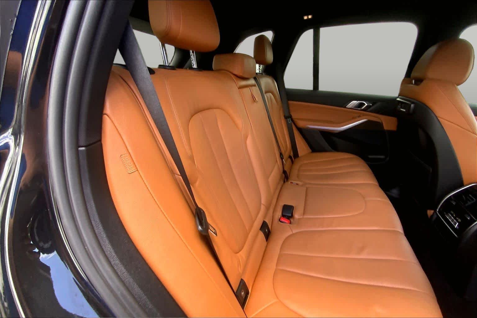 Used 2022 Black Sapphire Metallic BMW sDrive40i image 19
