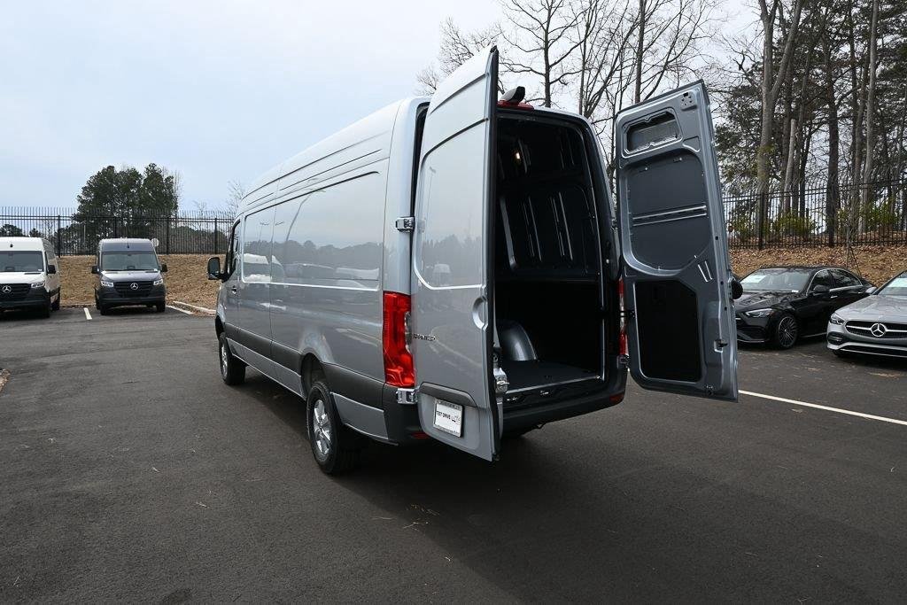 Used 2026 high-tech silver metallic Mercedes-Benz 2500 High Roof I4 Diesel HO 170" AWD image 30