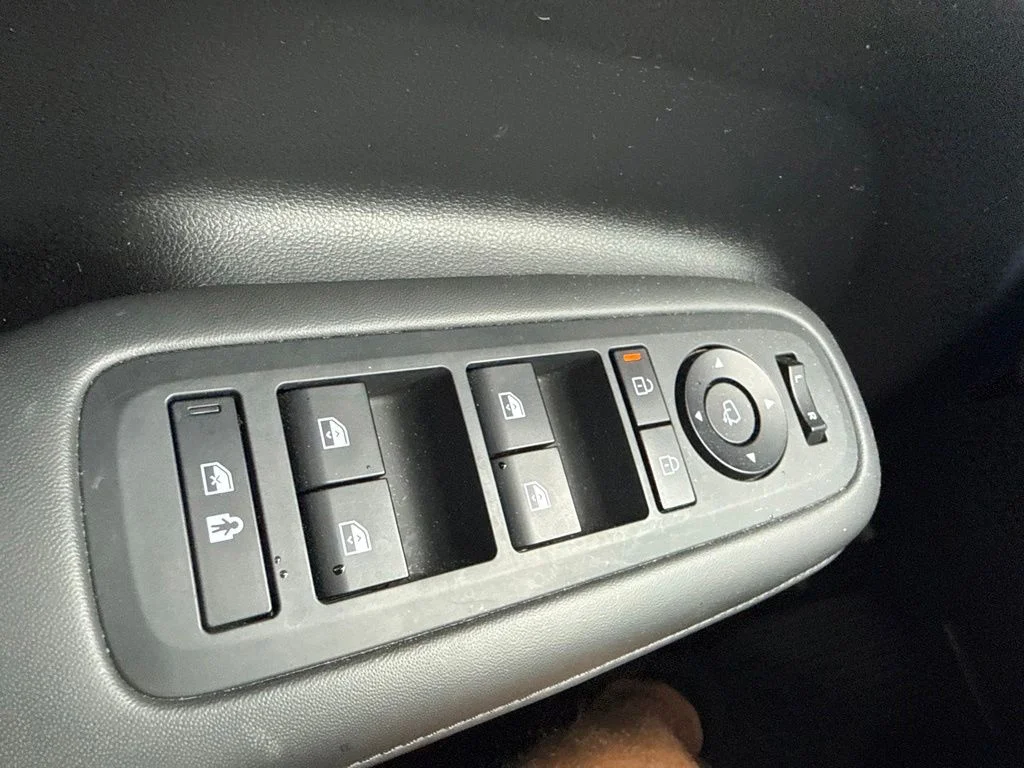 Used 2025 Silver Hyundai Calligraphy image 16