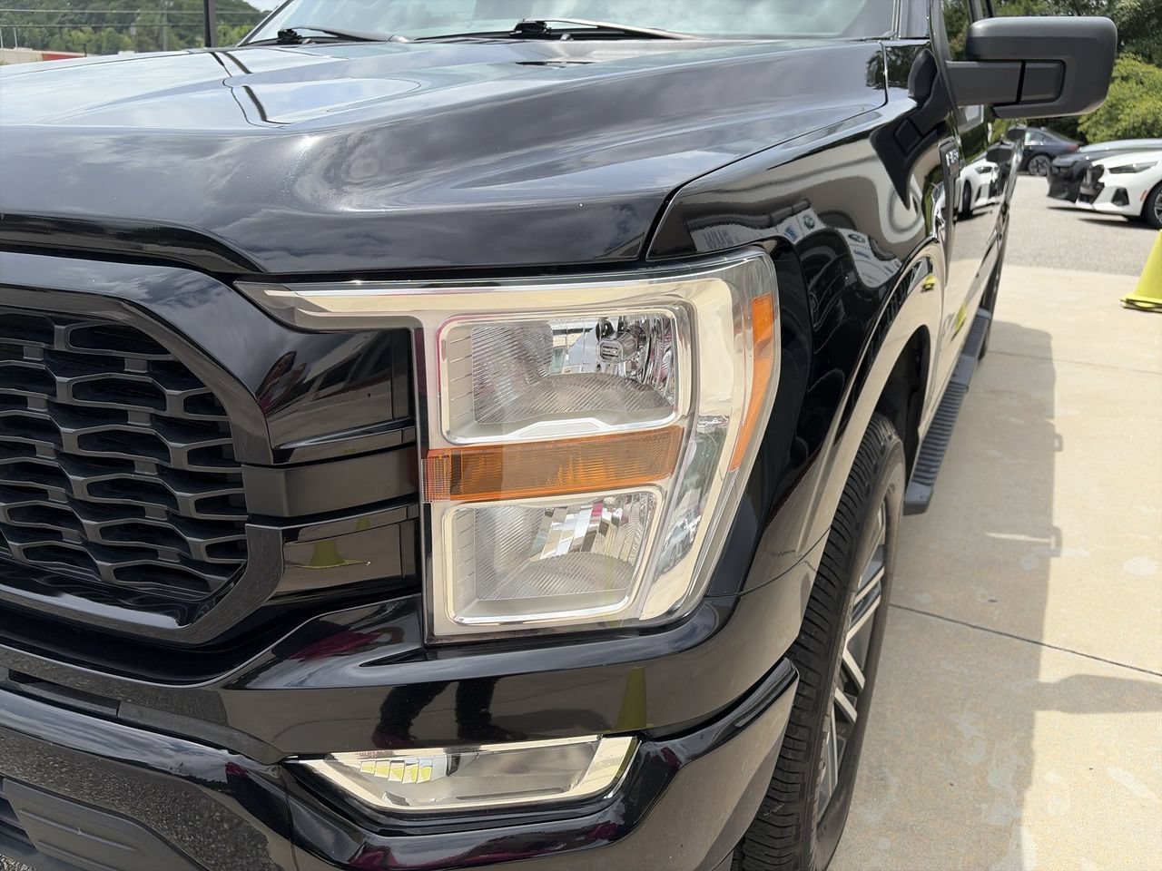 Used 2022 Agate Black Metallic Ford LARIAT image 11
