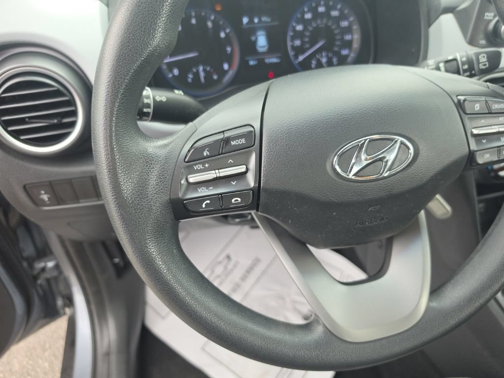Used 2021 Silver Hyundai SE image 18