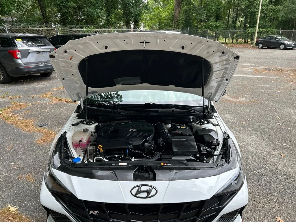 Used 2022 White Hyundai Base image 13