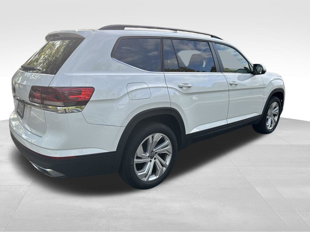 Used 2023  Volkswagen 2.0T SE w/Technology image 4