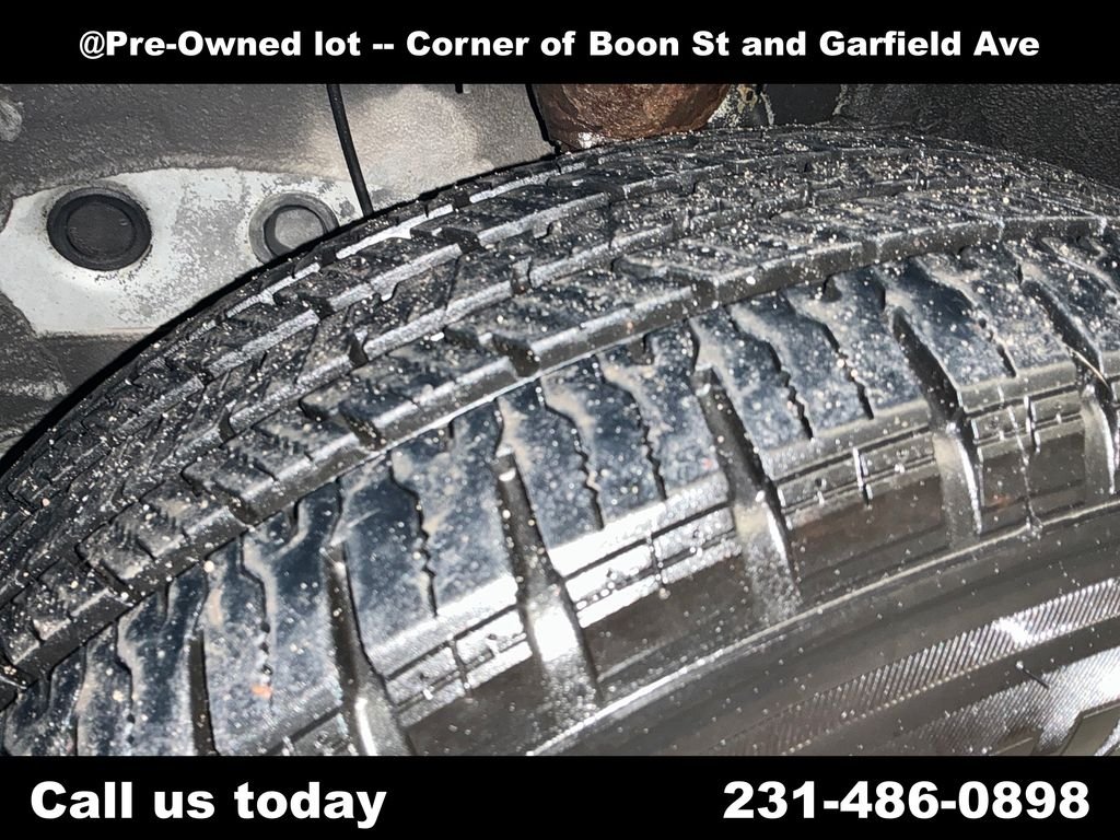 Used 2009 Silver Hyundai GLS image 12