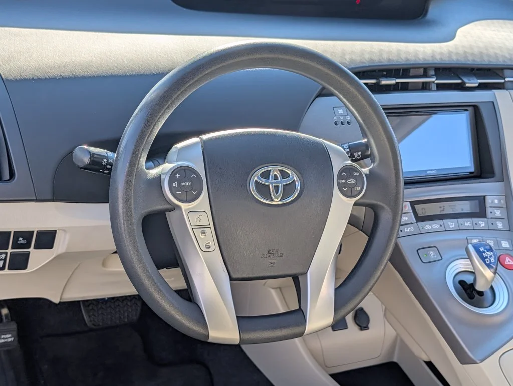 Used 2012 Beige Toyota Three image 16