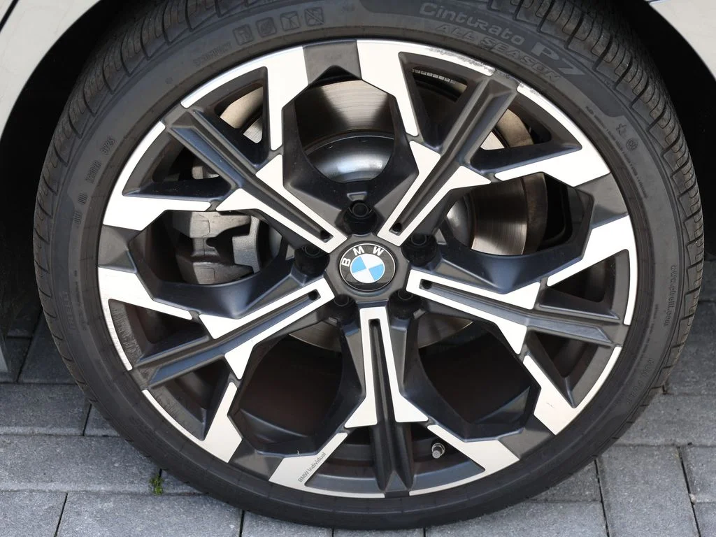 2026 BMW 3 Series 330i - Photo 43