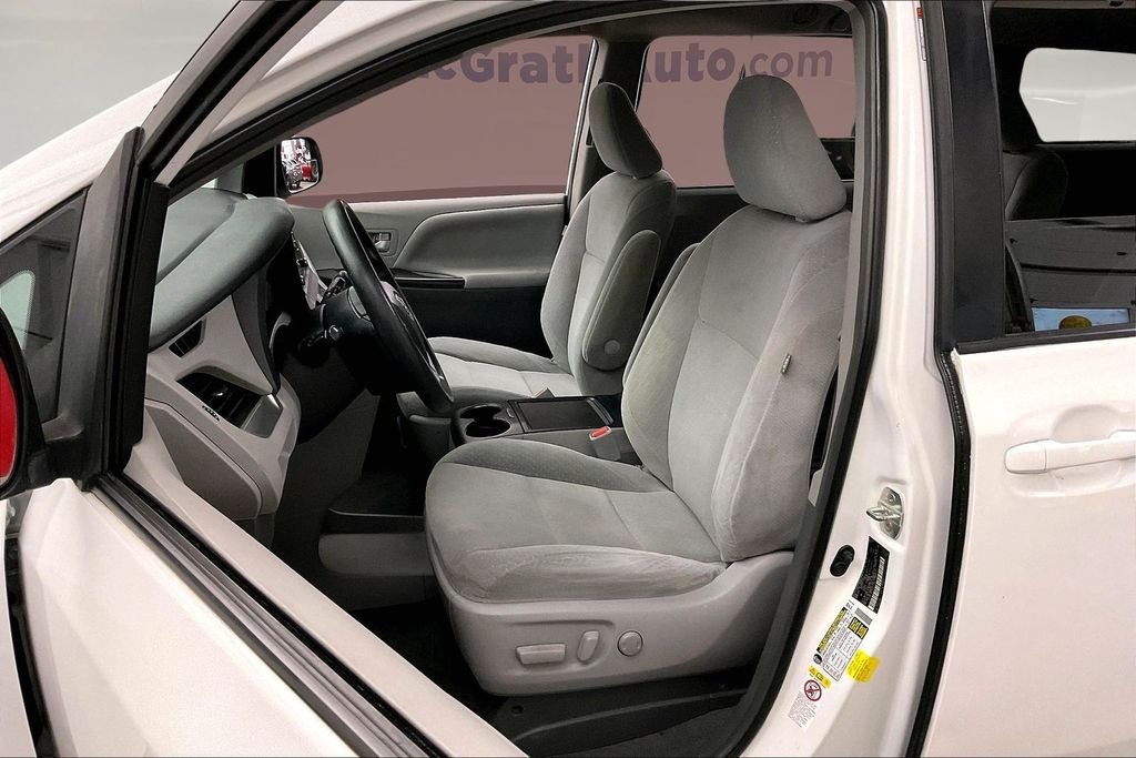 Used 2019 White Toyota LE image 29