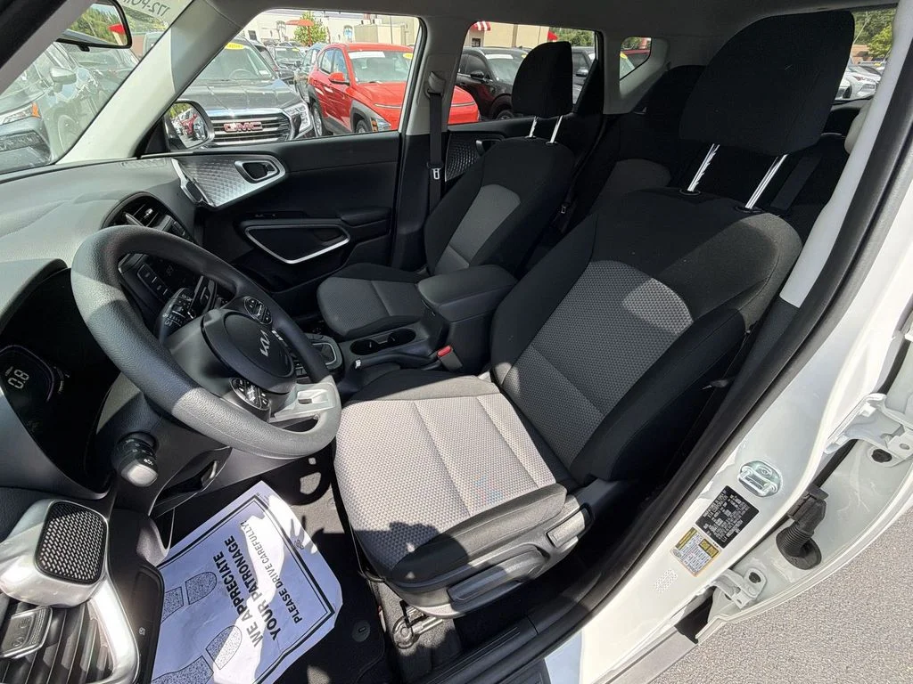 Used 2025 White Kia LX image 17
