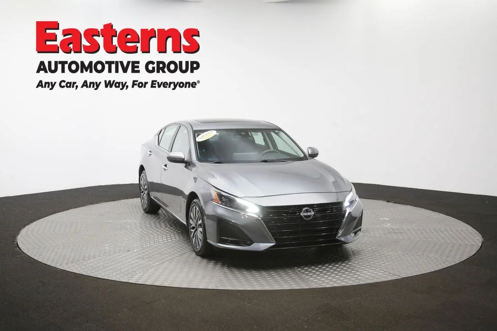 Used 2023 Gray Nissan 2.5 SV image 51