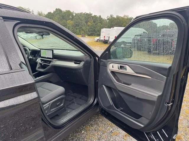 Used 2025 Black Ford Active image 14