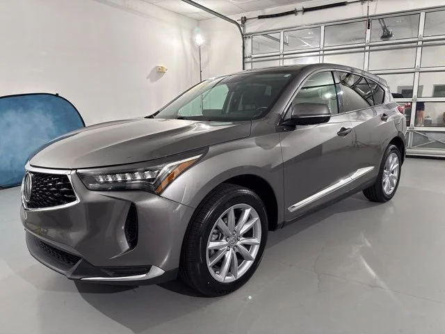 Used 2023  Acura Base image 3