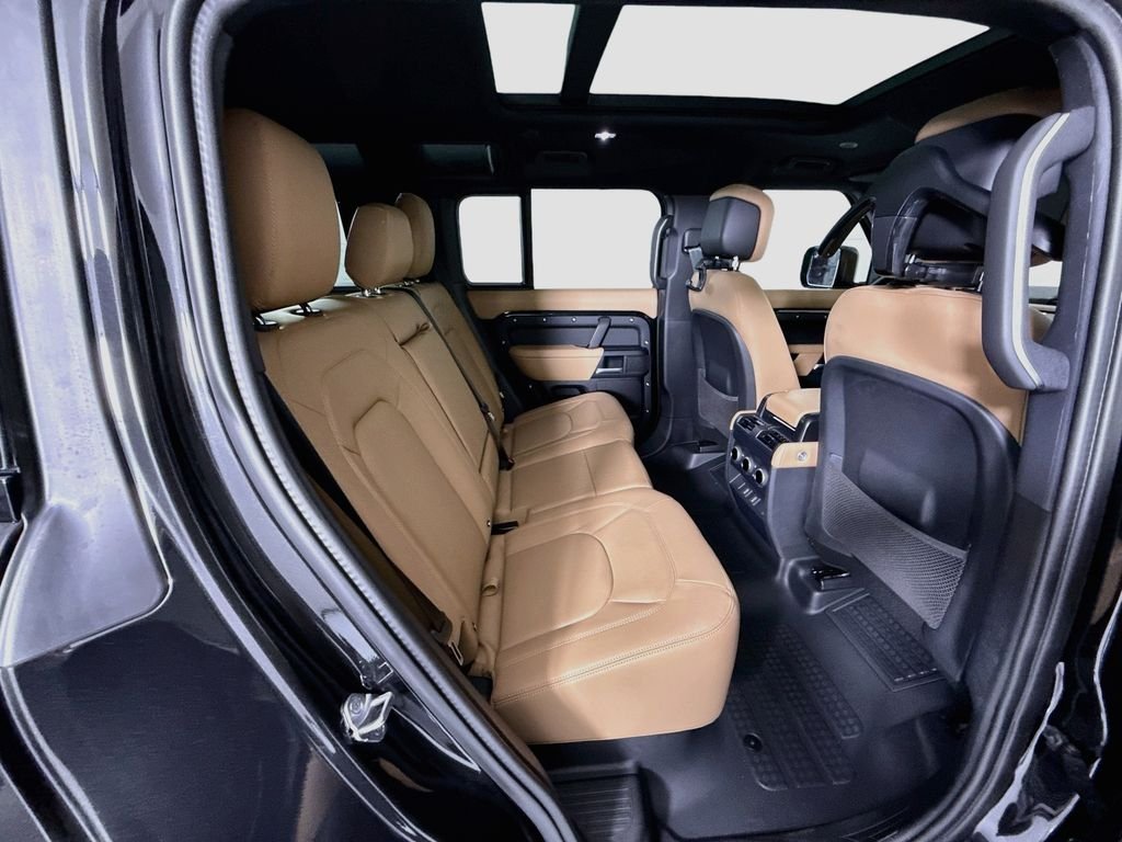 New 2026 Santorini Black Land Rover S image 23