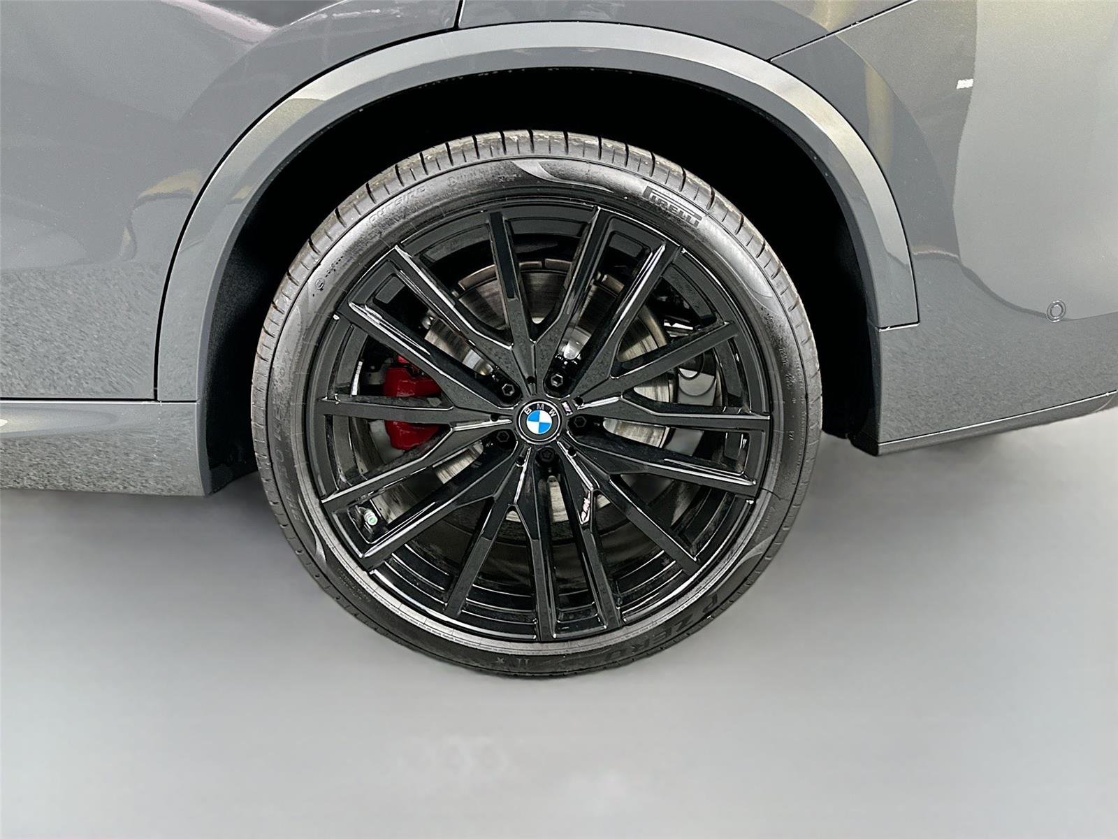 2026 BMW X5 M60i - Photo 32