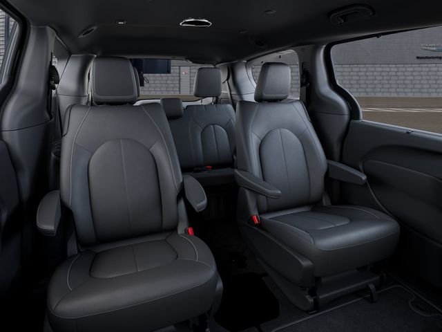 New 2027 Diamond Black Crystal Pearl-Coat Exterior Paint Chrysler Select image 16