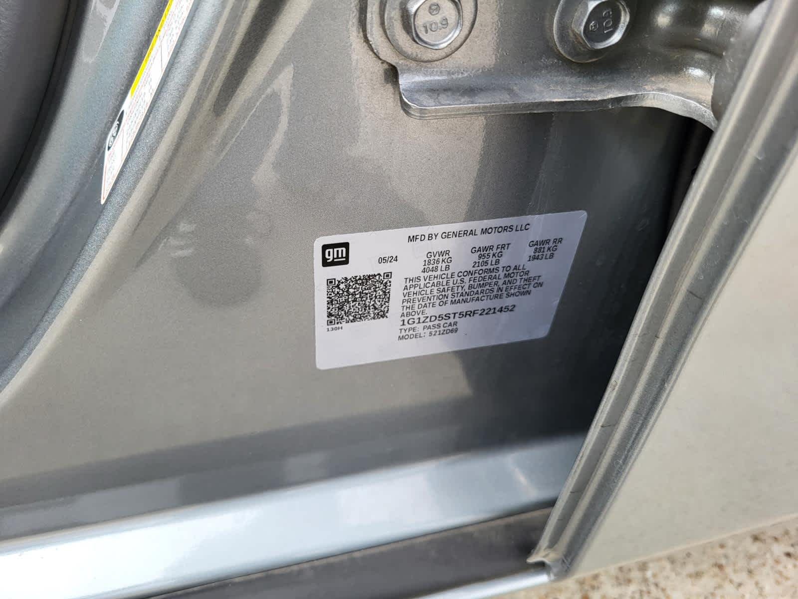 Used 2024 Sterling Gray Metallic Chevrolet LT image 28