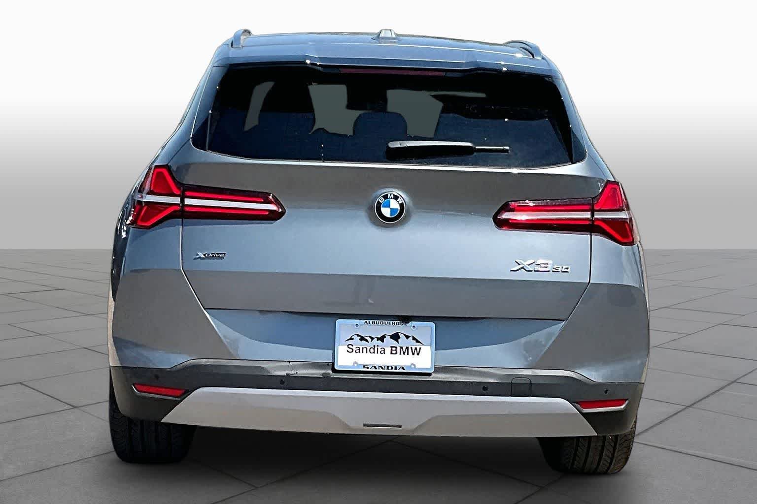 New 2026 Skyscraper Grey Metallic BMW 30 xDrive image 4