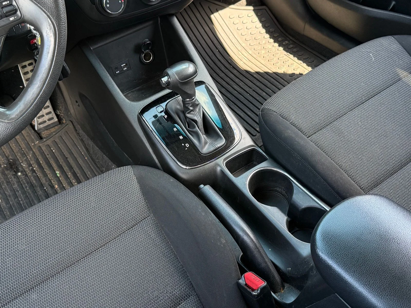 Used 2018 Black Kia LX image 17