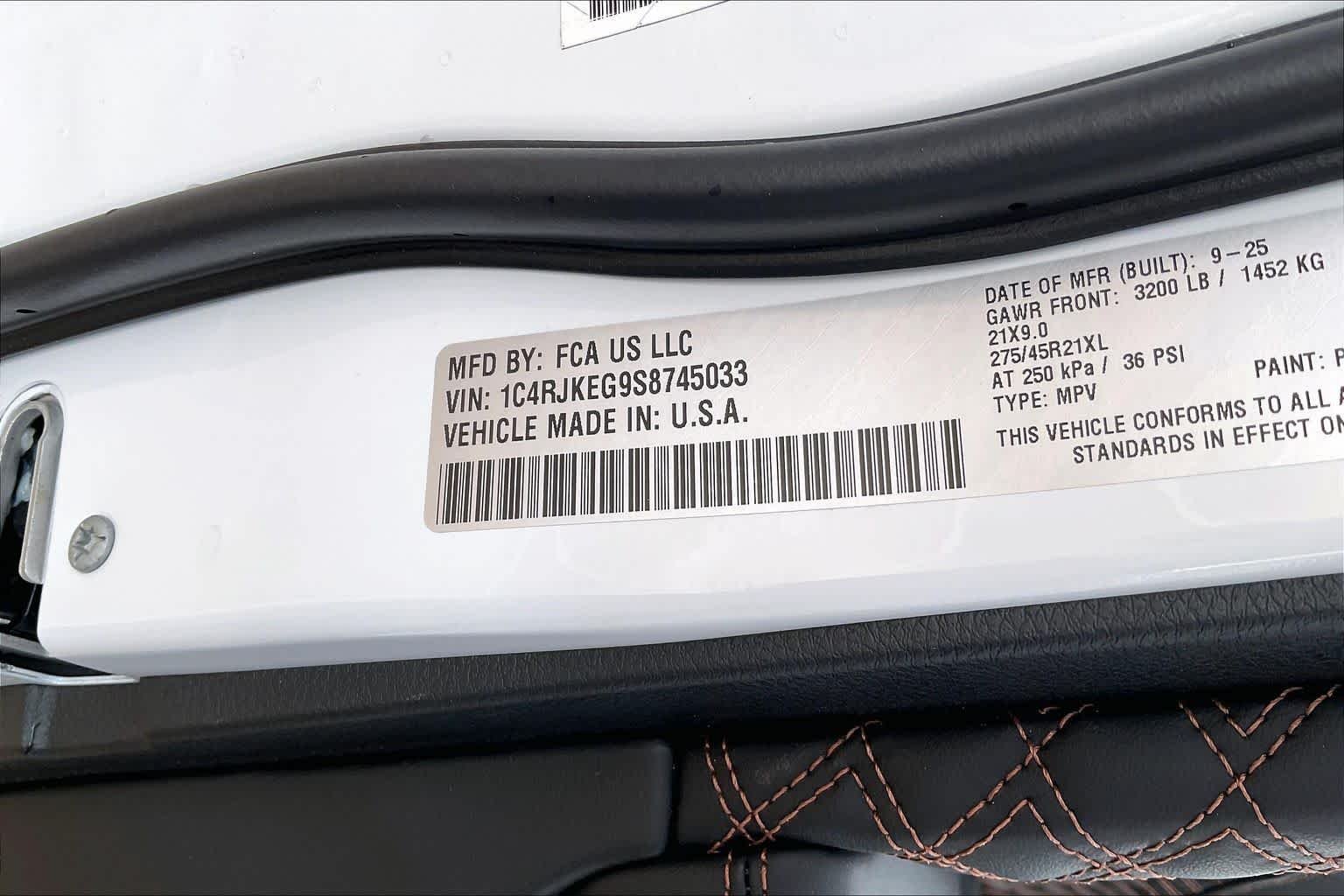 Used 2025 Bright White Clearcoat Jeep Summit Reserve image 34
