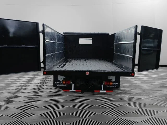 New 2025 Arc White Chevrolet  image 16