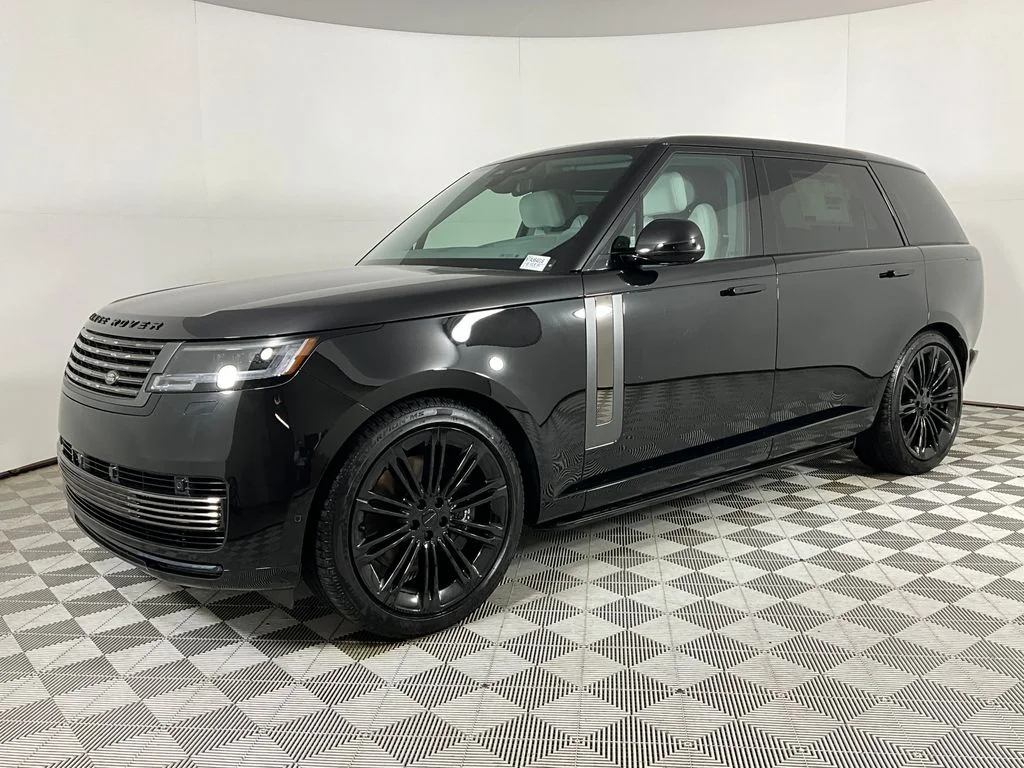 2026 Land Rover Range Rover 4.4 SV LWB's photo