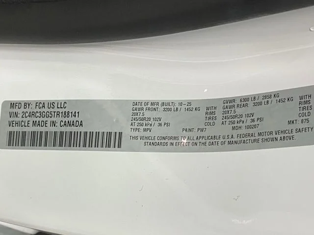 New 2026 Bright White Clear-Coat Exterior Paint Chrysler Limited image 45