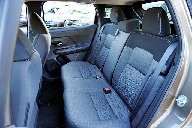 Used 2025 Brown Nissan SV image 15