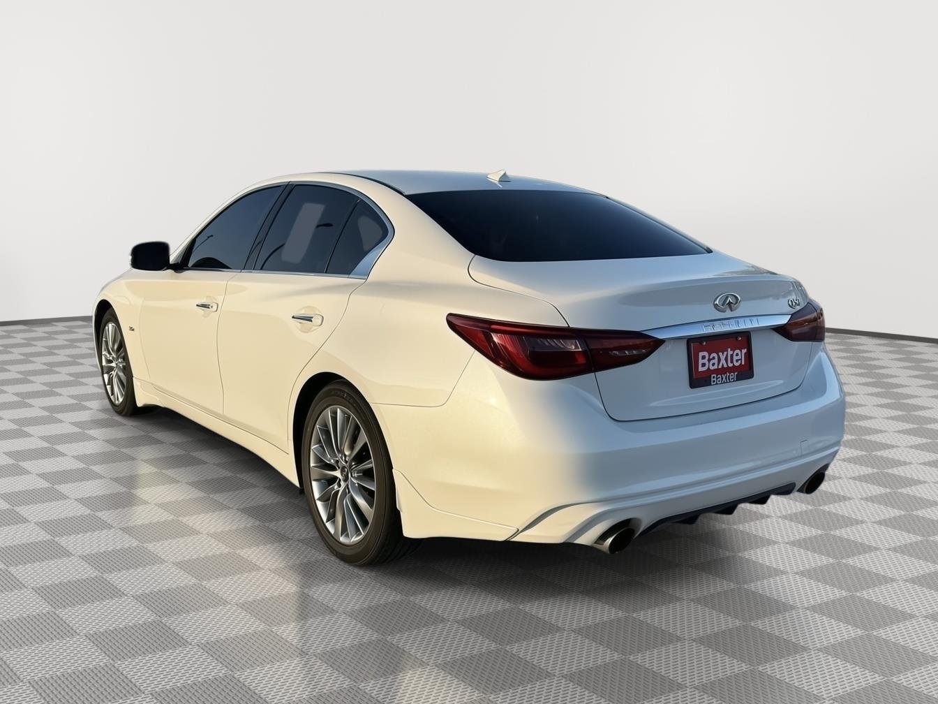 Used 2019 Majestic White INFINITI 3.0t LUXE image 5