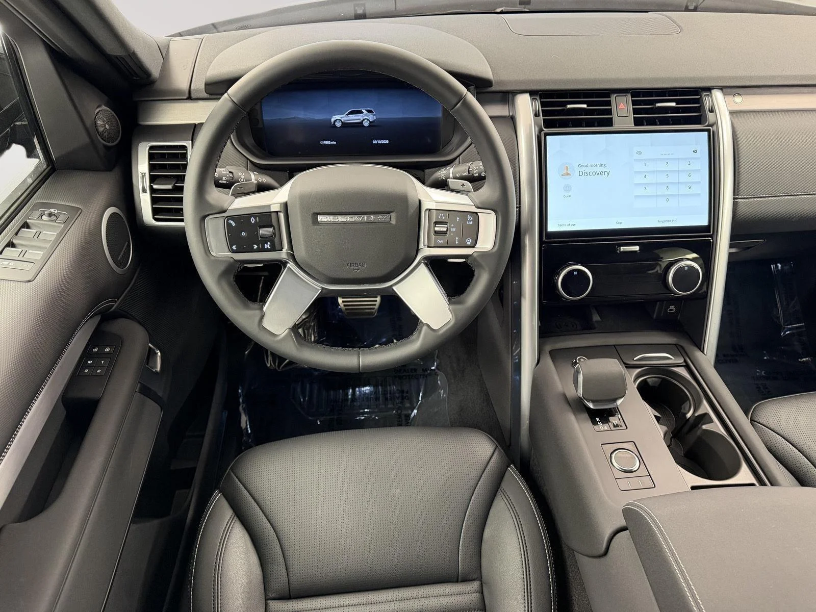 Used 2025  LAND ROVER SE image 4