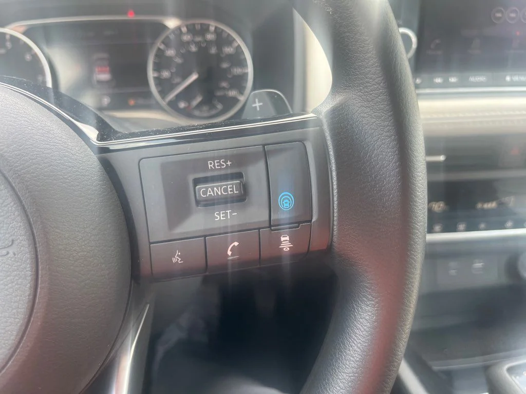 Used 2023 White Nissan SV image 23