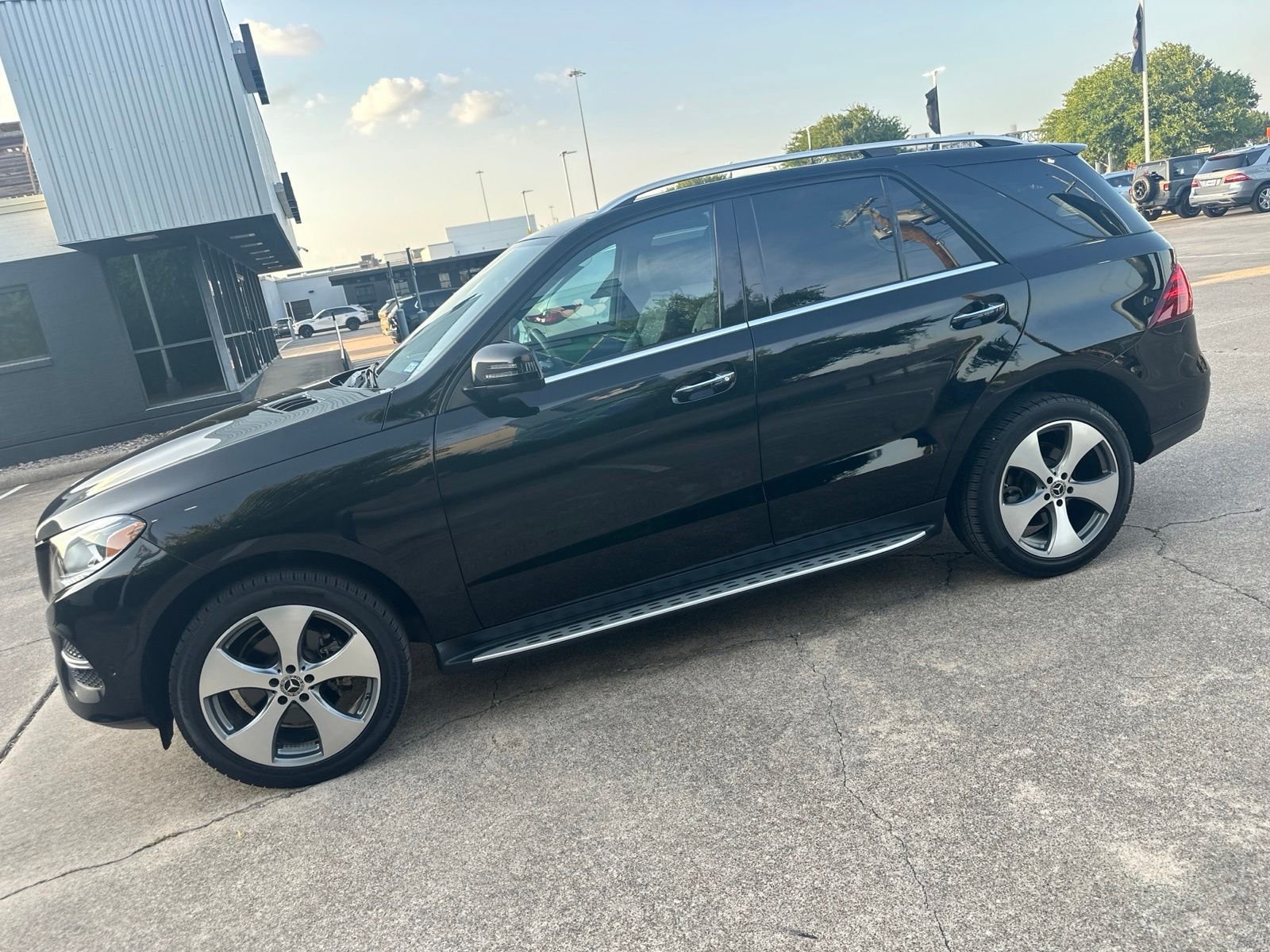 Used 2018 Obsidian Black Metallic Mercedes-Benz GLE 350 image 5