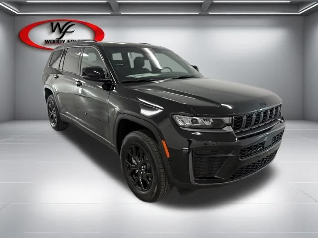 New 2026 Diamond Black Crystal Pearl-Coat Exterior Paint Jeep Altitude image 3