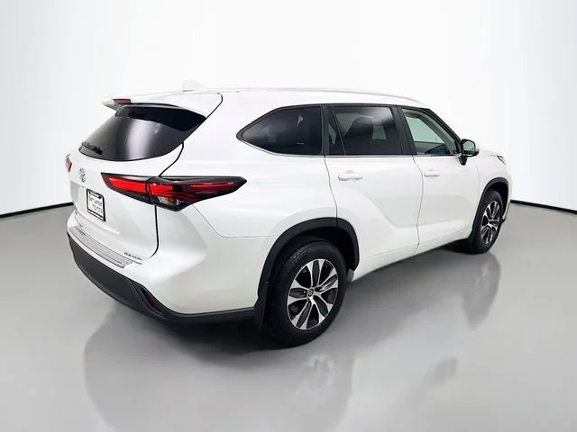 Used 2024 Beige Toyota XLE image 7