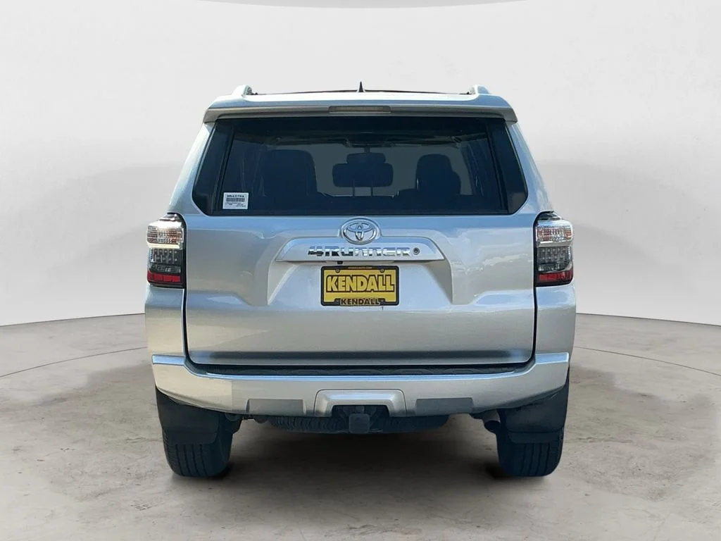Used 2016 Silver Toyota SR5 Premium image 6