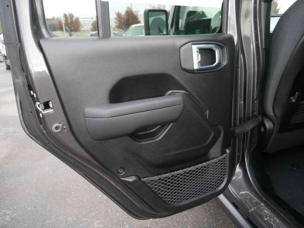 New 2026 Granite Crystal Metallic Clearcoat Jeep Rubicon image 20