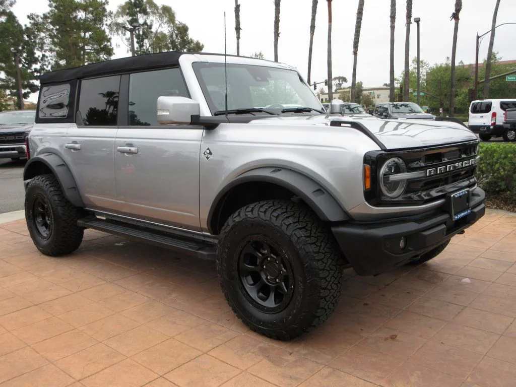 Used 2023 Iconic Silver Metallic Ford Outer Banks image 6