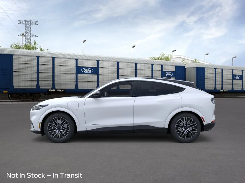 New 2026 Star White Metallic Tri-coat Ford Premium image 3