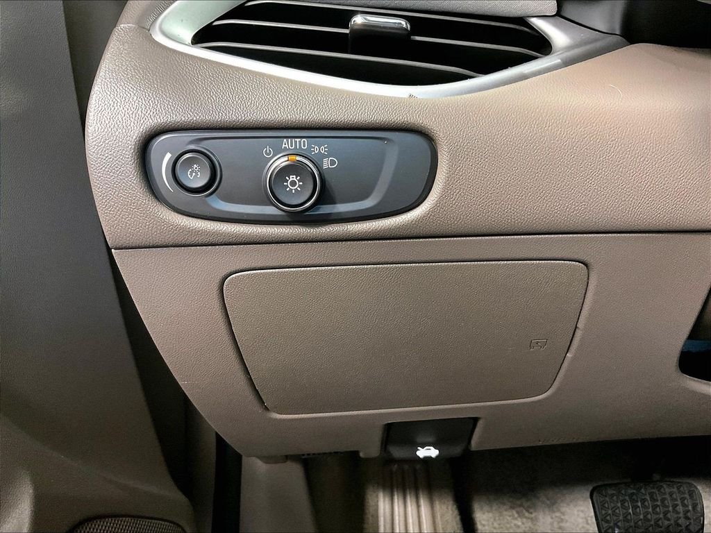 Used 2024 Gray Chevrolet LT image 25