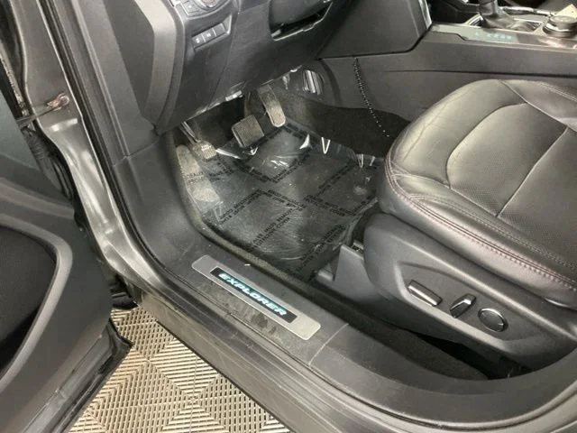 Used 2018 Gray Ford Sport image 16