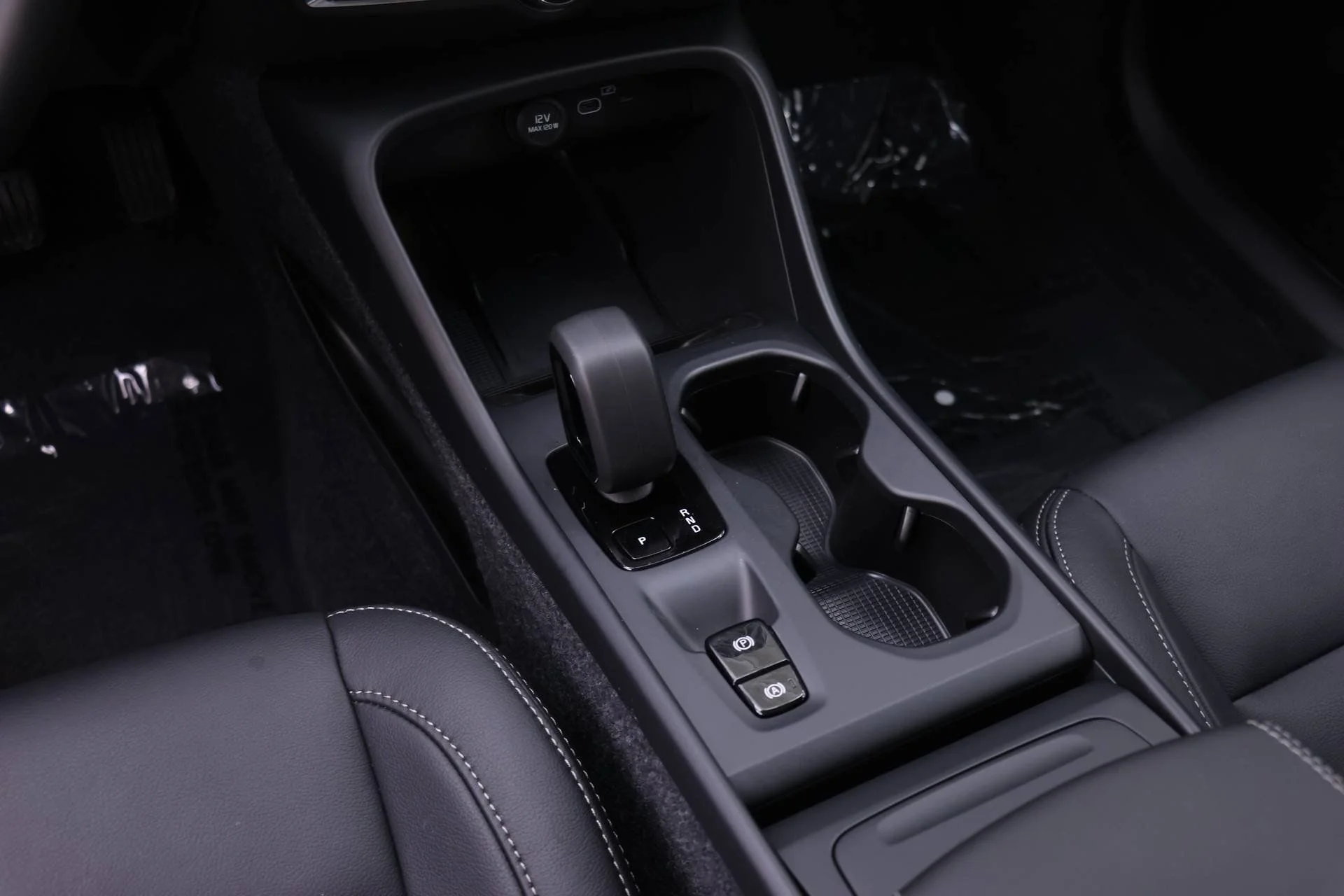 2026 Volvo XC40 Core - Photo 16