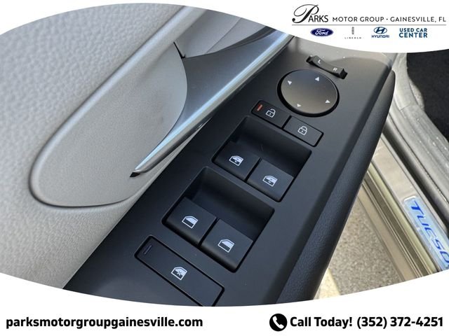 New 2025 Green Hyundai SEL image 17